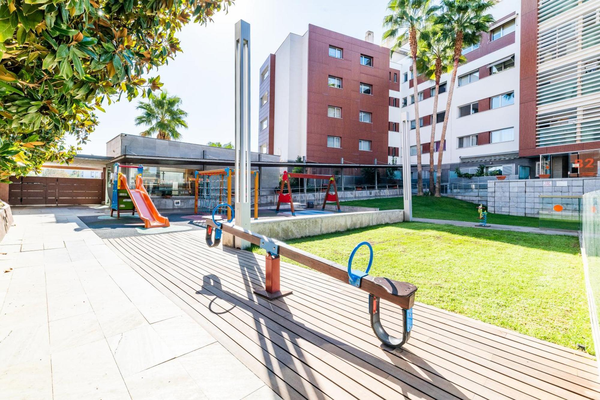 Tuguest Avenida De La Investigacion - Free Parking Apartment Granada Bagian luar foto